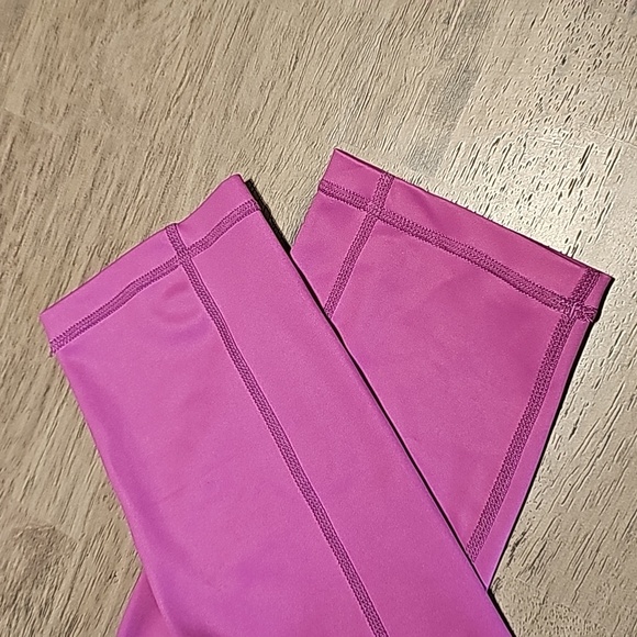 CVG NWOT Purple Capri Leggings Size Small 4-8 - Picture 3 of 6